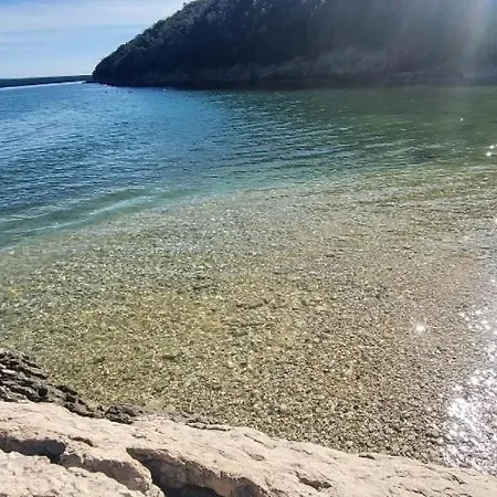 펜션 Vikendica U Istri U Peruskom 200 M Od Mora Peruški