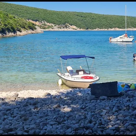 Vikendica U Istri U Peruskom 200 M Od Mora Peruški