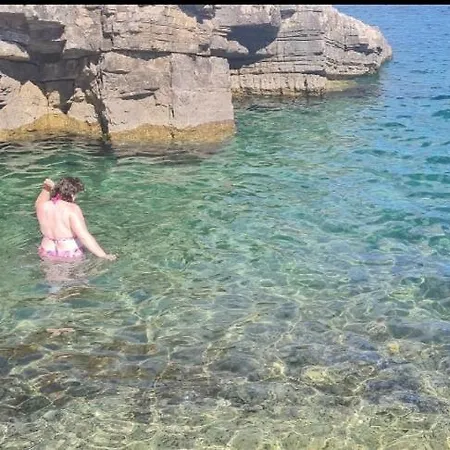 Vikendica U Istri U Peruskom 200 M Od Mora Ferienhaus